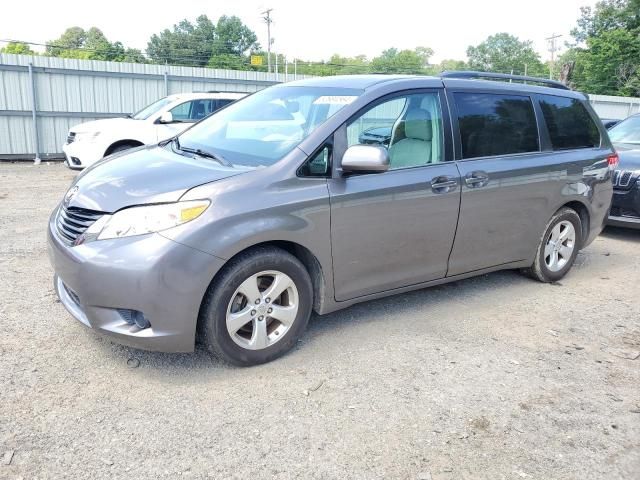 2014 Toyota Sienna LE