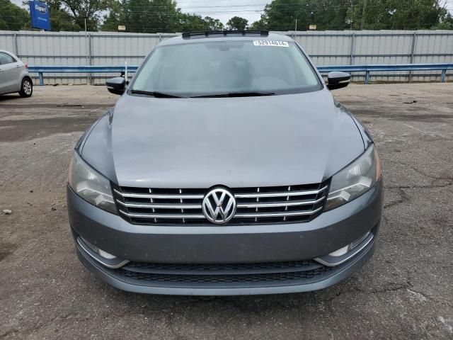 2013 Volkswagen Passat SEL