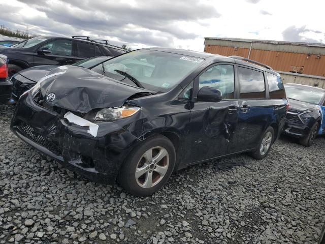 2017 Toyota Sienna LE