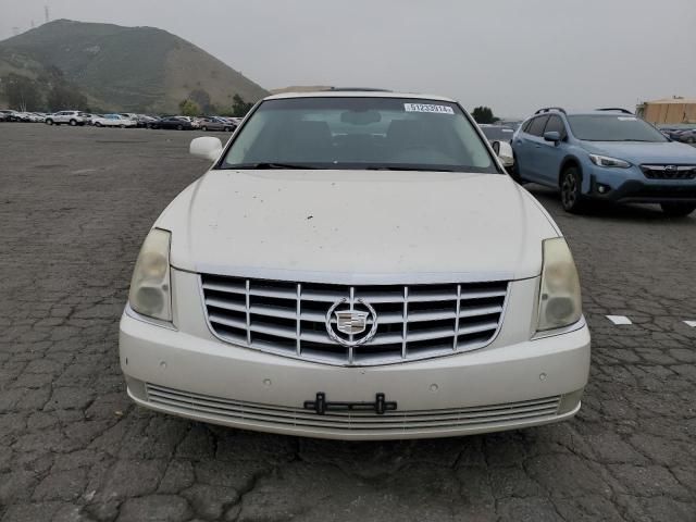 2011 Cadillac DTS Luxury Collection