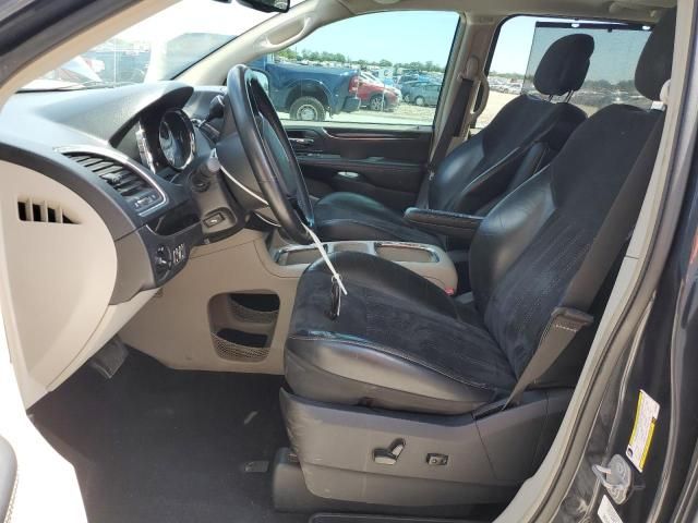 2014 Chrysler Town & Country Touring L