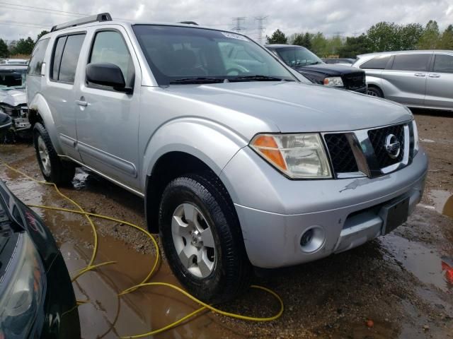 2005 Nissan Pathfinder LE