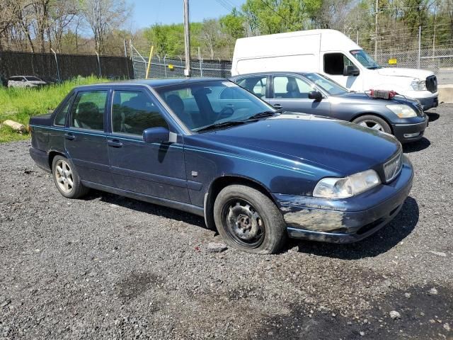 2000 Volvo S70 Base