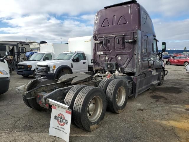 2019 Freightliner Cascadia 126