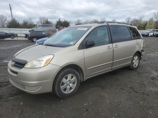 2004 Toyota Sienna CE