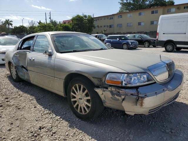 2006 Lincoln Town Car Signature