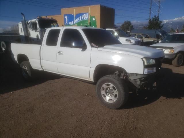 2004 GMC Sierra K2500 Heavy Duty