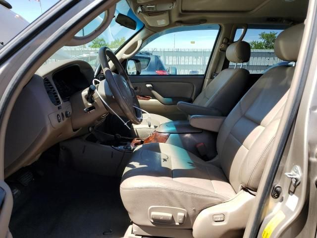 2004 Toyota Sequoia SR5