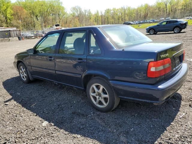 2000 Volvo S70 Base