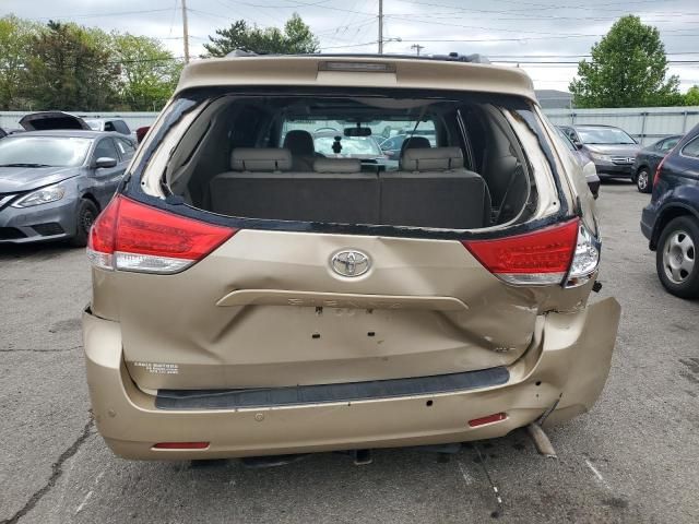 2013 Toyota Sienna XLE