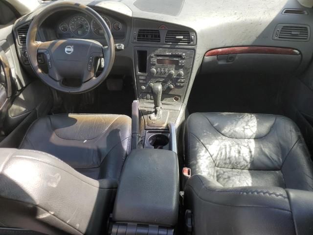 2004 Volvo XC70