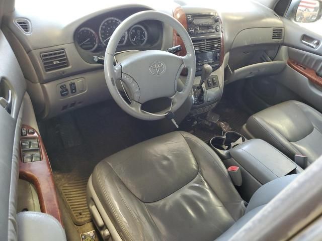 2005 Toyota Sienna XLE