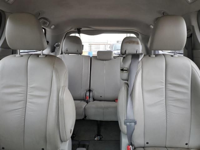 2012 Toyota Sienna XLE