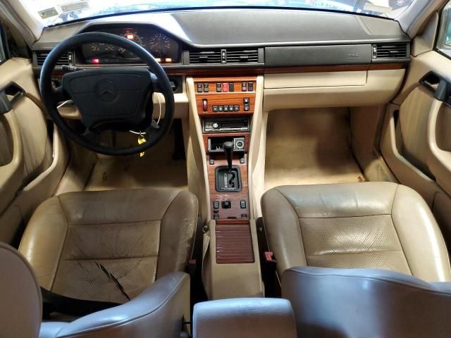 1995 Mercedes-Benz E 320 Base