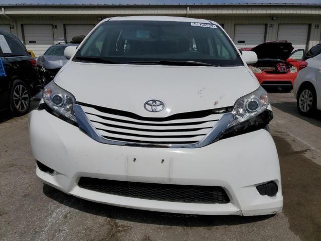 2016 Toyota Sienna LE