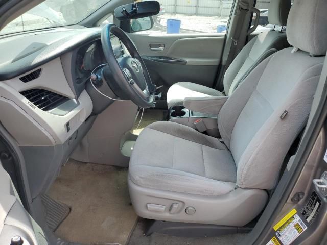 2016 Toyota Sienna LE