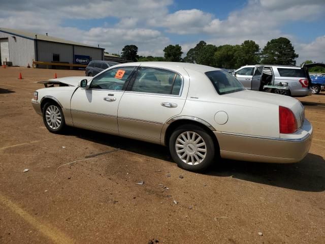 2005 Lincoln Town Car Signature