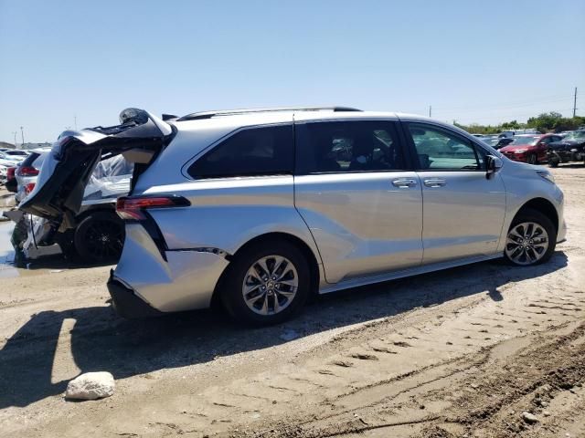 2021 Toyota Sienna XLE