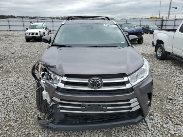 2017 Toyota Highlander SE