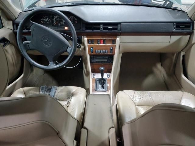 1995 Mercedes-Benz E 320 Base