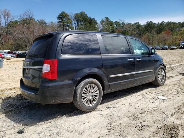 2016 Chrysler Town & Country Touring L