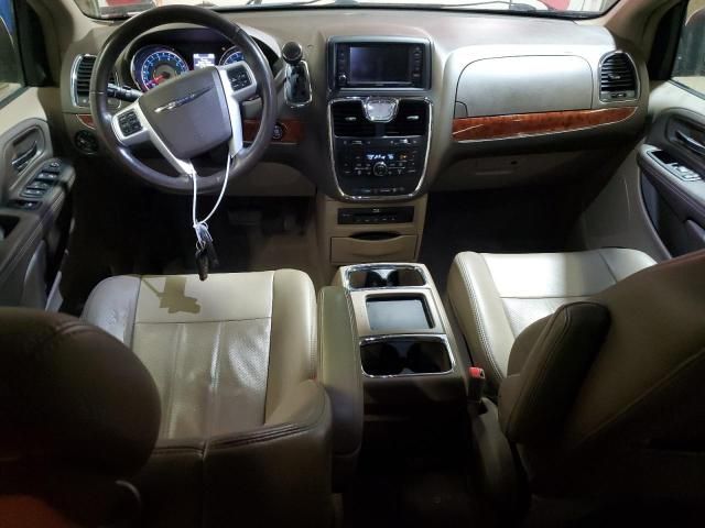 2014 Chrysler Town & Country Touring L