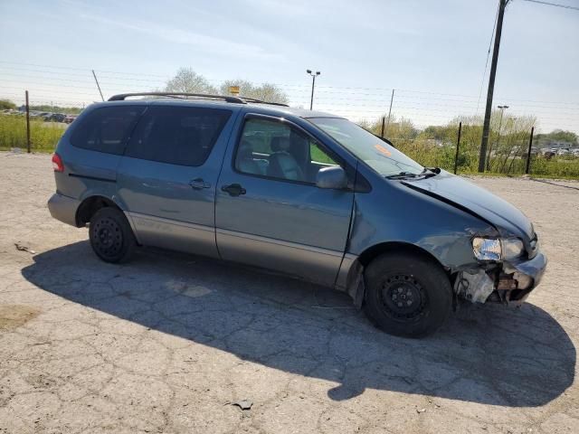 2002 Toyota Sienna LE