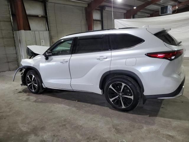 2022 Toyota Highlander XSE