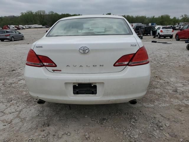 2005 Toyota Avalon XL