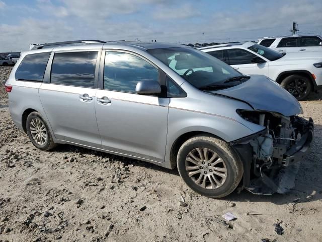 2016 Toyota Sienna XLE