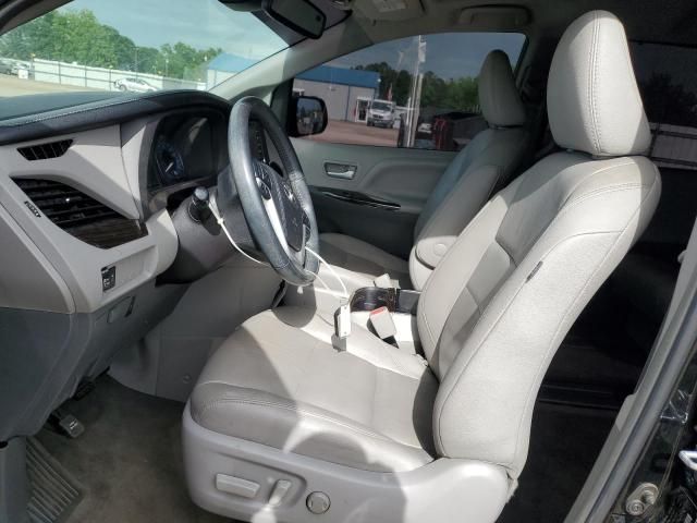 2018 Toyota Sienna XLE