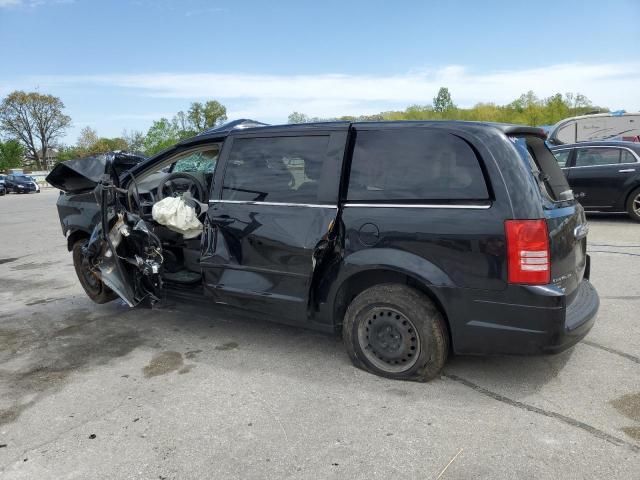 2010 Chrysler Town & Country LX