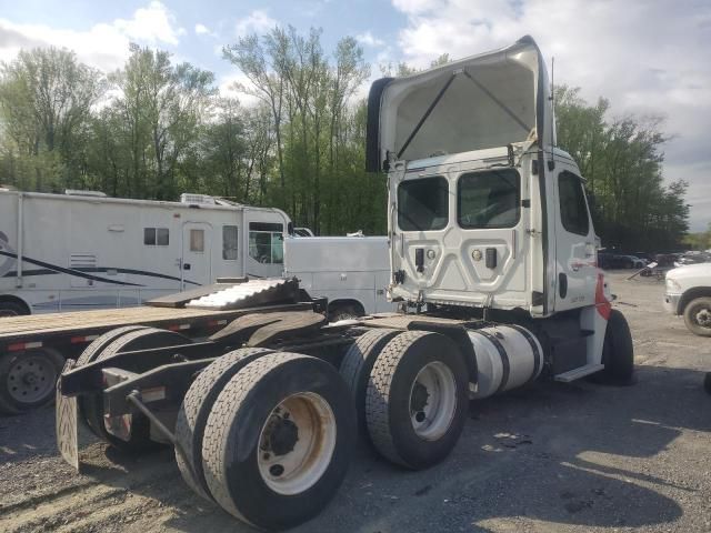 2017 Freightliner Cascadia 125