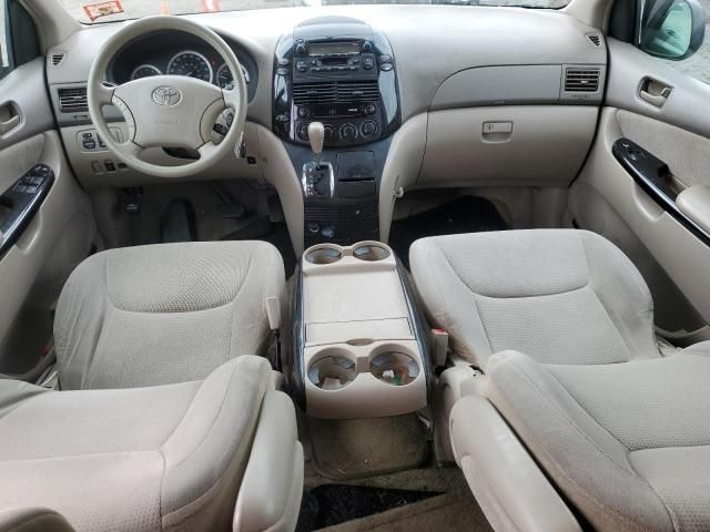 2004 Toyota Sienna CE