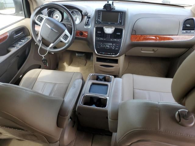 2016 Chrysler Town & Country Touring