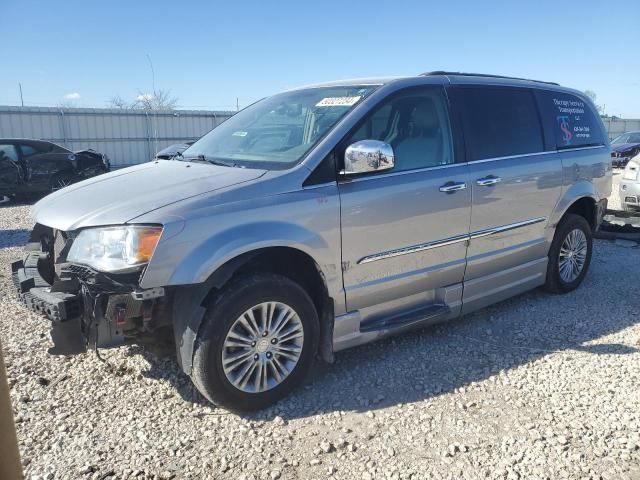 2016 Chrysler Town & Country Touring L