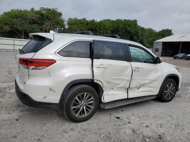 2017 Toyota Highlander SE