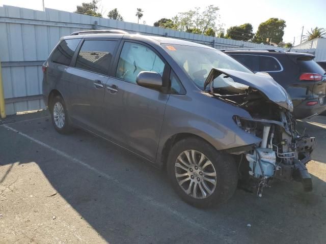 2015 Toyota Sienna XLE