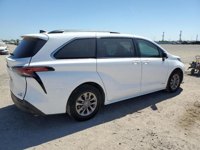 2021 Toyota Sienna LE