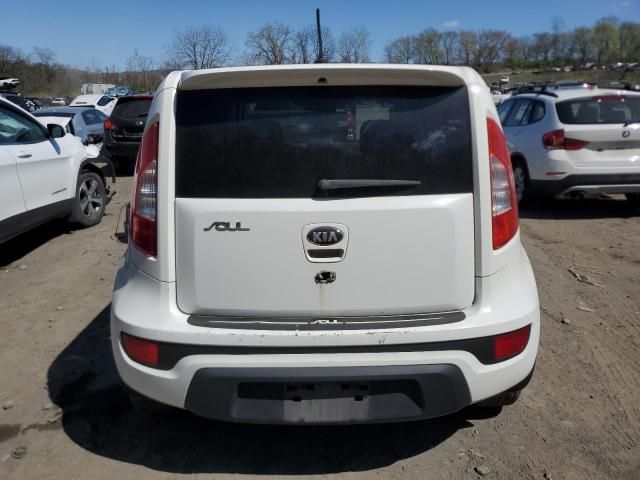 2013 KIA Soul +