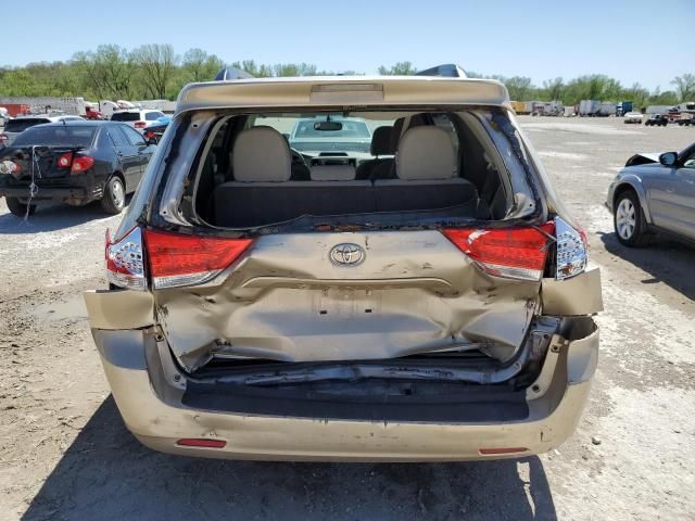 2014 Toyota Sienna LE