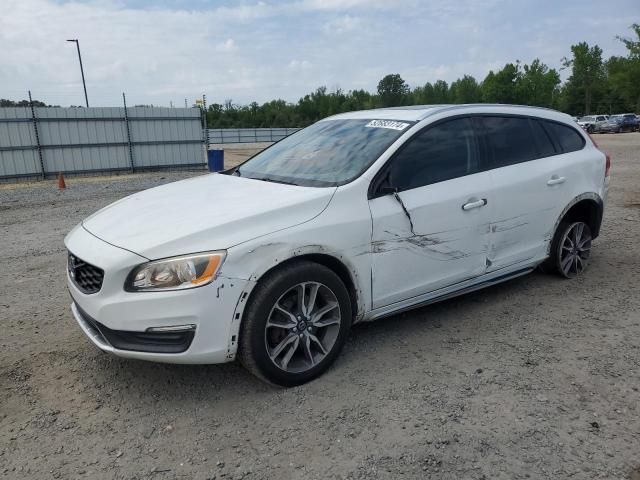 2016 Volvo V60 Cross Country Premier