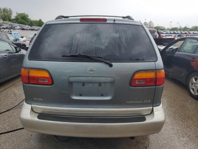 1998 Toyota Sienna LE