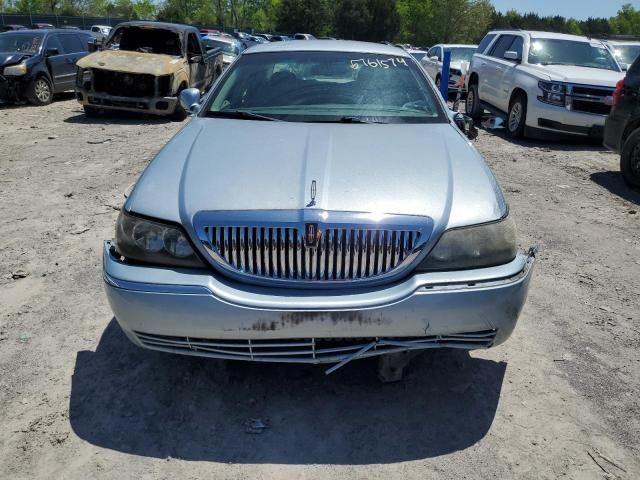 2006 Lincoln Town Car Signature