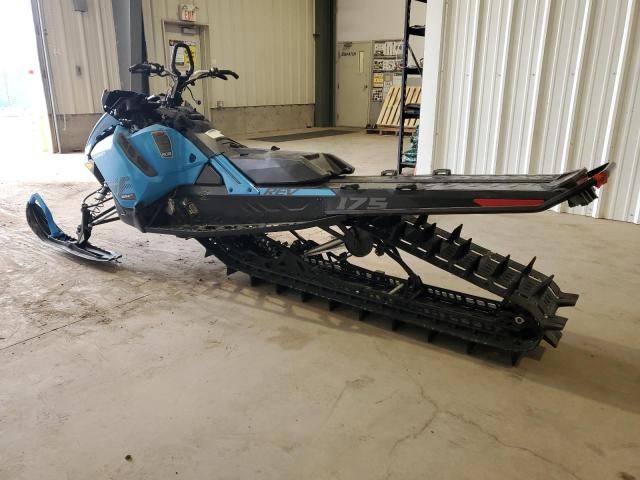 2020 Skidoo 2020 Skidoo Summit