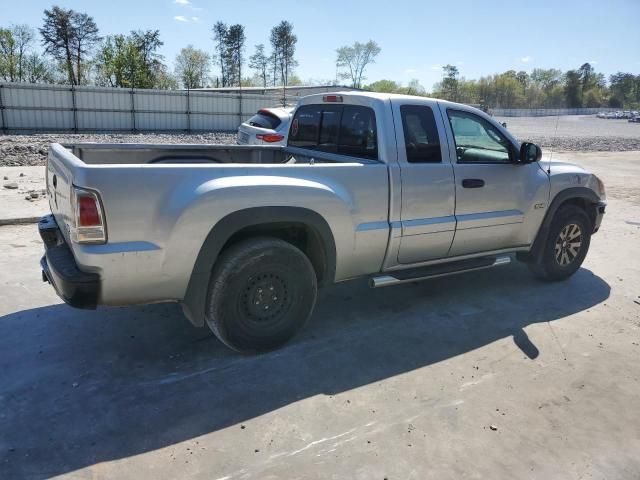 2006 Mitsubishi Raider Durocross