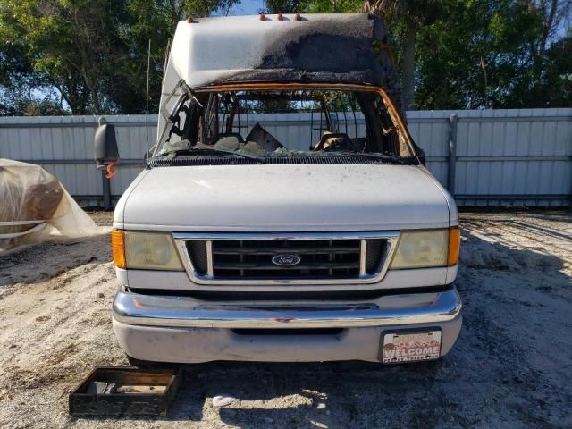 2003 Ford Econoline E450 Super Duty Cutaway Van