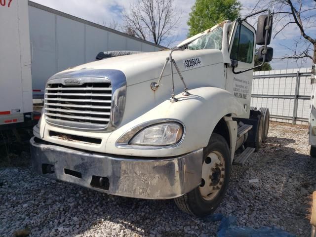 2005 Freightliner Conventional Columbia