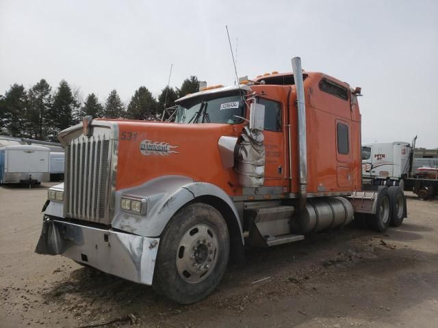 2005 Kenworth Construction W900