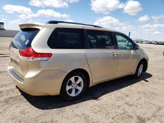 2013 Toyota Sienna LE